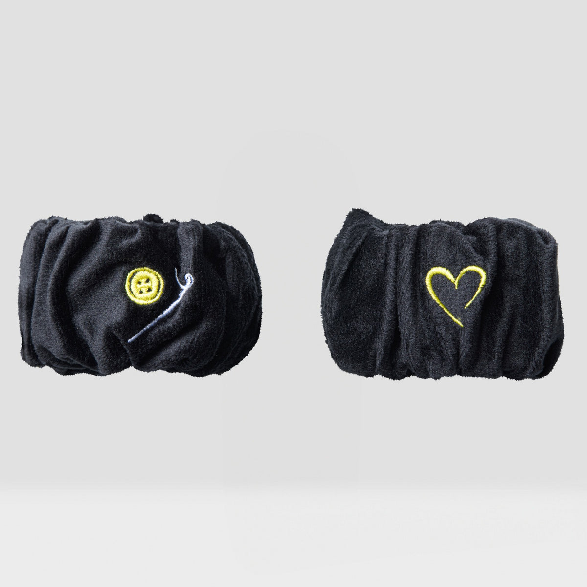 PRE-SALE - BEAUTY CREATIONS X CORALINE - CATS DON'T TALK HEAD & WRISTBAND SET - (1PC)