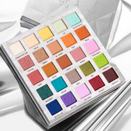 CREACIONES DE BELLEZA -LUIS TORRES VOL 2 PALETA DE SOMBRAS OVERDRESSED