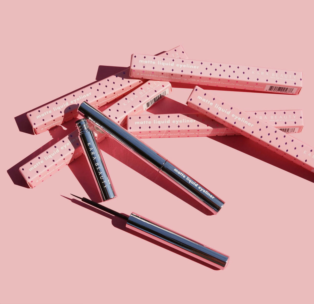 KARA BEAUTY - DELINEADOR DE OJOS LÍQUIDO NEGRO MATE (3UDS)